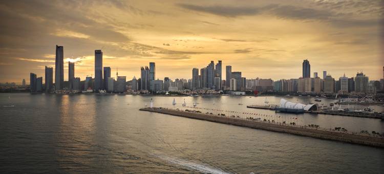 青岛五四广场海景美仑国际酒店图片