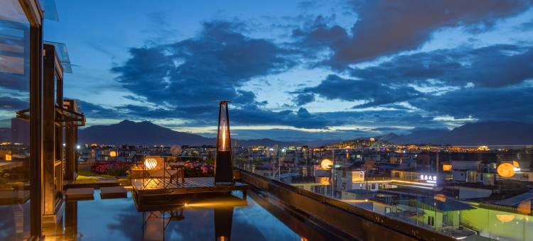 既见山野丨日照金山空中花园雪山观景隐奢度假酒店(丽江古城店)图片