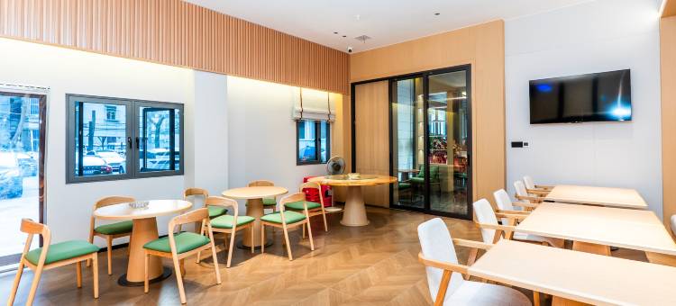 春华秋月酒店(鄂州南浦路银泰店)图片