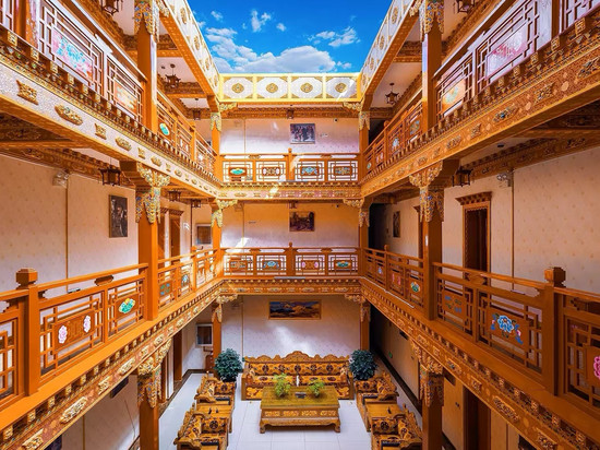 香格里拉冈仁波齐客栈(独克宗古城大佛寺转经筒店)