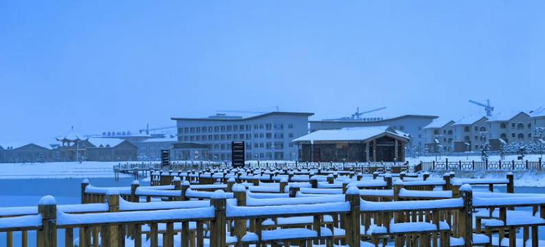 赛里木湖丽呈别院湘疆假日酒店图片