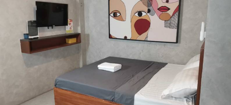 克拉克国际机场附近联排别墅橡木灰色酒店(Townhouse Oak Grey Hotel Near Clark International Airport)图片