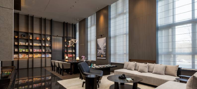 呼和浩特内大南校区五里营地铁站亚朵酒店图片