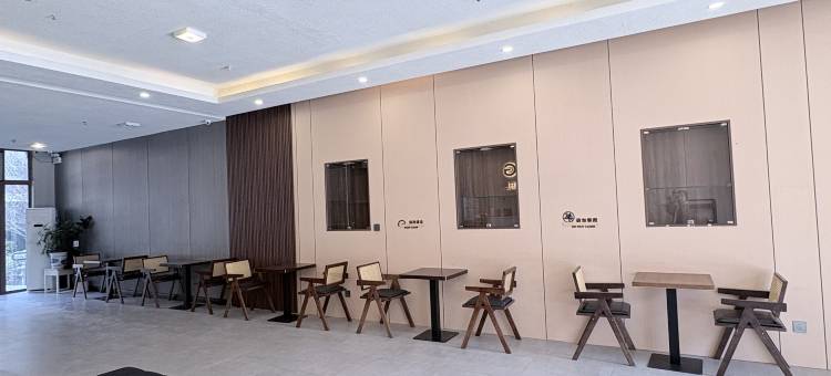 艺龙安云酒店(烟台蓬莱阁海水浴场店)图片