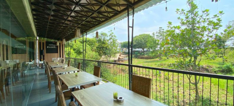 梭罗机场前一酒店(AYRA Hotel Airport Solo)图片