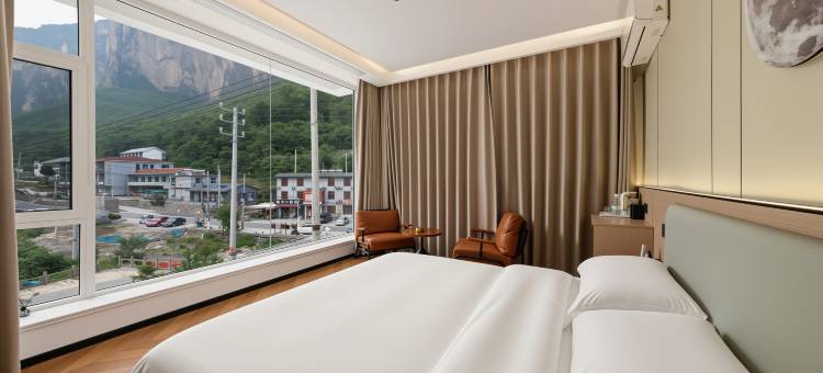 山海假日酒店(八泉峡店)图片