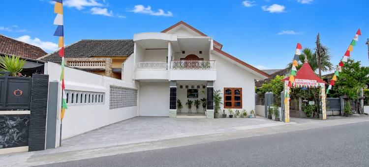 OYO 95374 Omah Ngentak家庭旅馆(OYO 95374 Omah Ngentak Family Guest House)图片