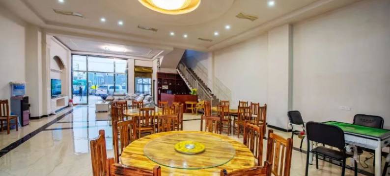 罗平金岭峰海驿站图片