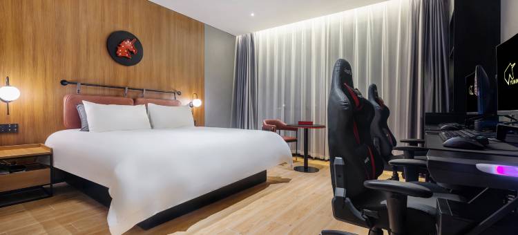 YUNIK电竞酒店(上海延安西路店)图片