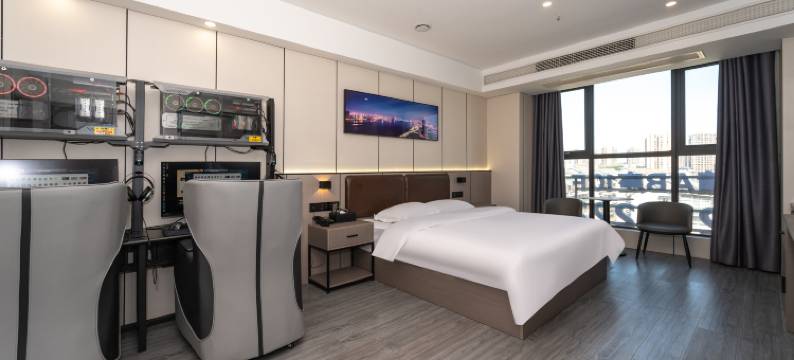 游良电竞酒店(南充不夜城店)图片