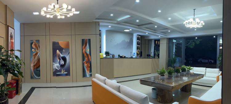 龙陵水乡酒店图片