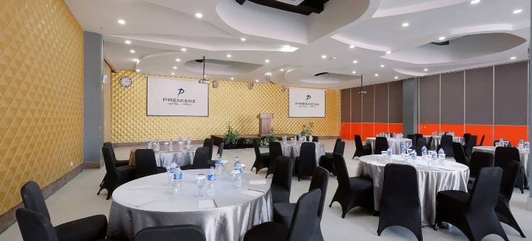 直葛首映酒店(Premiere Hotel Tegal)图片