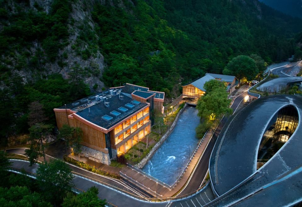 九寨沟风景名胜区管理局贵宾楼饭店外景图