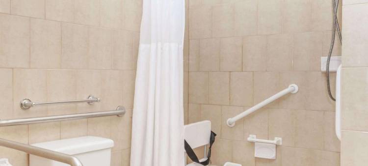 Travelodge by Wyndham Sylmar CA图片