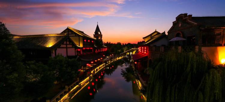 天空之镜·环岛湖景酒店(台儿庄古城风景区店)图片