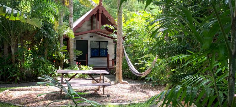 马格纳姆斯艾利滩-仅限大人。(Magnums Airlie Beach – Adults only)图片