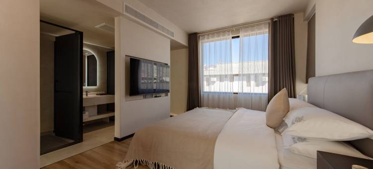 岚屿山也设计美宿(丽江古城店)图片