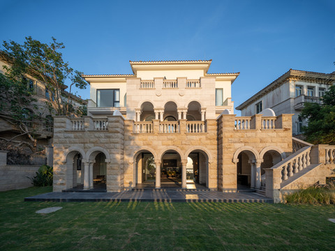 蜜悦·深圳罗马假日汤泉泡池美宿