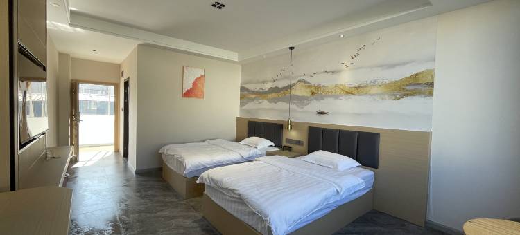 龙陵水乡酒店图片