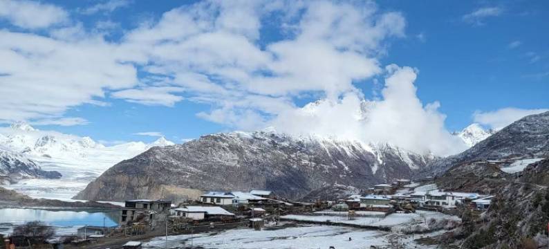 来古冰川圣洁观景民宿图片