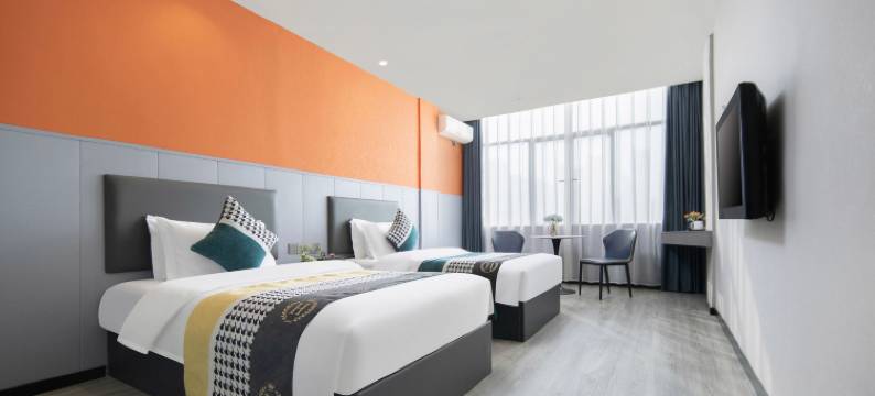 四海一家酒店(华中光彩大市场天润汽车城店)图片