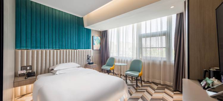 艺龙安云酒店(三门峡市政府店)图片