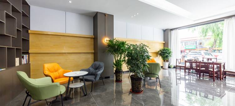 拉萨雅逸酒店(万达广场店)图片