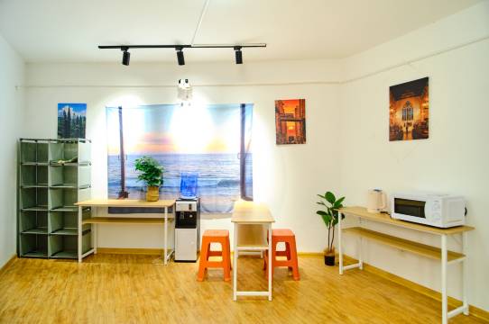 海边威尼斯太空舱青年旅社