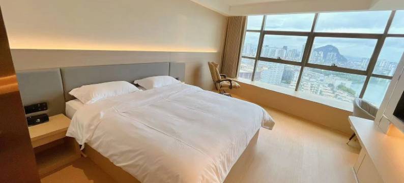 颐湾酒店(柳州银泰城店)图片