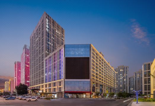 呼和浩特摩尔城新华大街亚朵酒店外景图