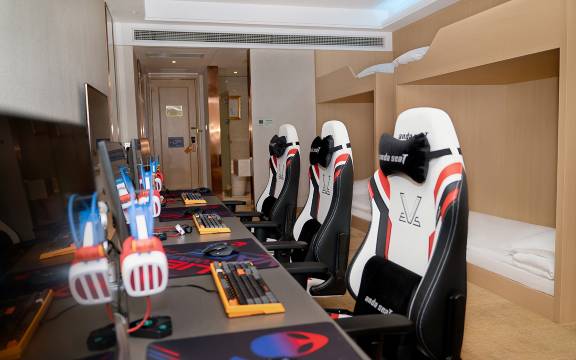 VES电竞酒店(玉林中鼎公园假日店)