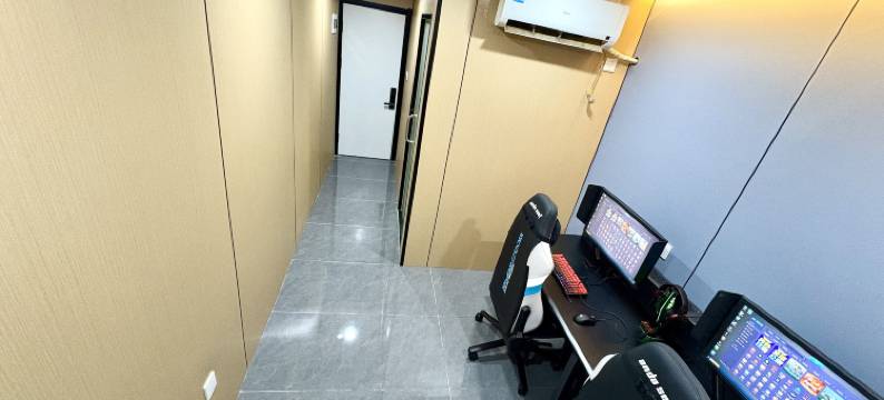 住吧界卓威电竞酒店(大连西安路交大夜市店)图片