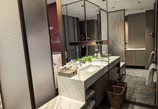 Dong Xing Grand HotelHotel Overview