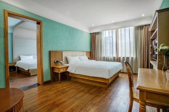 蒙自海伦城市花园酒店(南湖公园新天地步行街店)