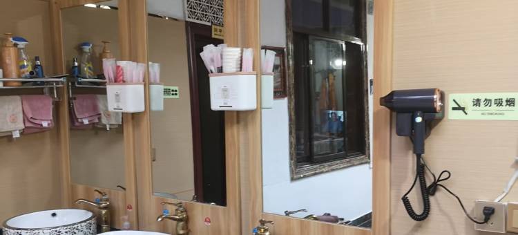 莫非客栈(日喀则市青岛路汽车总站店)图片