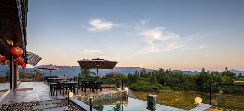 龙脊梯田晨云轩·云端泳池全景酒店(金佛顶三号观景台店)图片