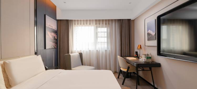 洛阳火车站大卫天地亚朵酒店图片