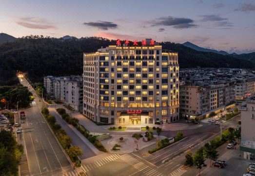 龙泉龙丰大酒店外景图