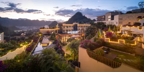 峯林悅山酒店(興義萬峯林國際會議中心觀景台店)