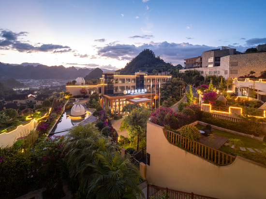 兴义峰林悦山酒店