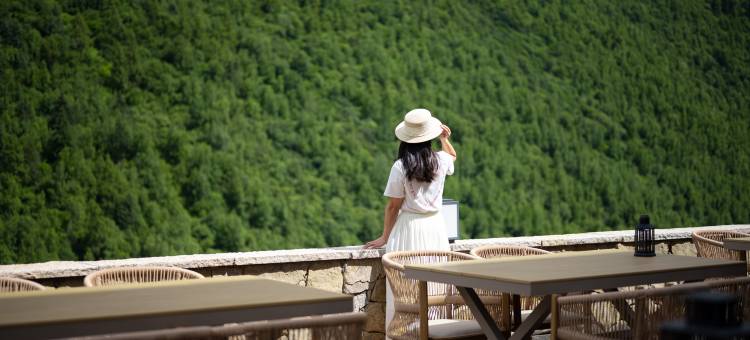 阅山四季富氧隐宿(四姑娘山长坪沟景区店)图片