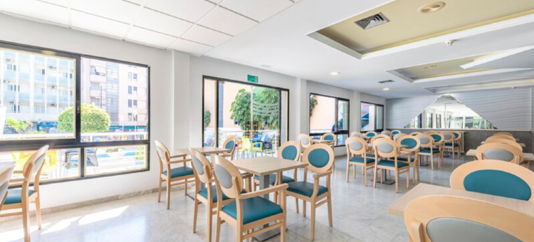 奥罗港口景观酒店(Port Vista Oro)图片