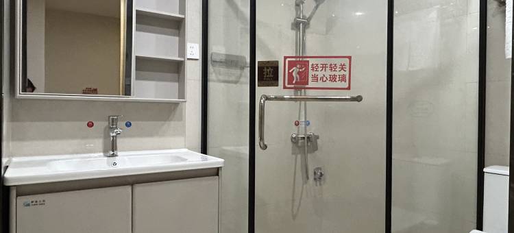 红叶酒店(宜州区河池学院店)图片