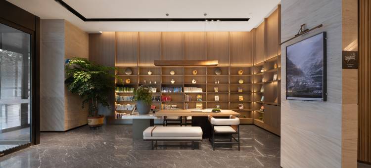 库尔勒人民广场建设桥亚朵酒店图片