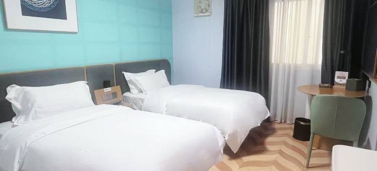 艳阳天酒店(武汉后湖大道地铁站店)图片