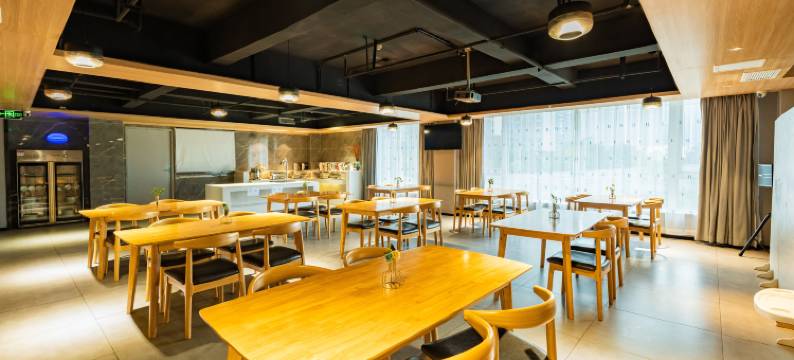 好莱斯登国际酒店(成都极地海洋公园天府和悦广场店)图片