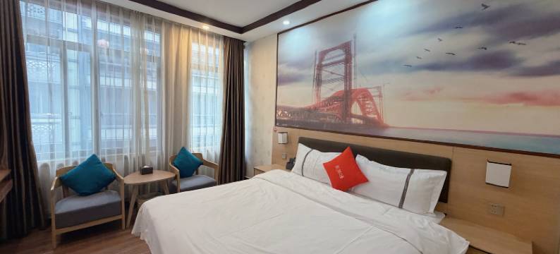 骏怡酒店(南部乐群美食街店)图片