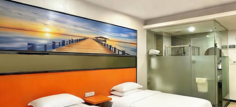 18精品酒店(梧州市中山公园骑楼城步行街店)图片