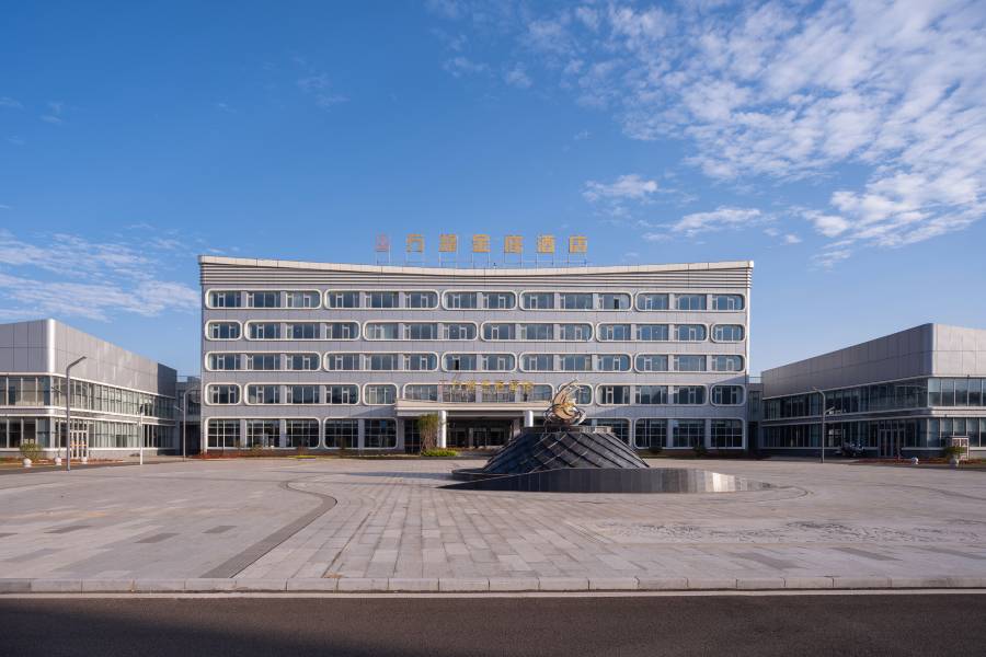 羅平萬峯金庭酒店