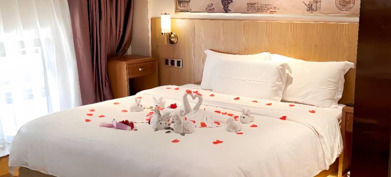 丽泊·至格酒店(上海吴淞国际邮轮码头淞发路地铁站店)图片